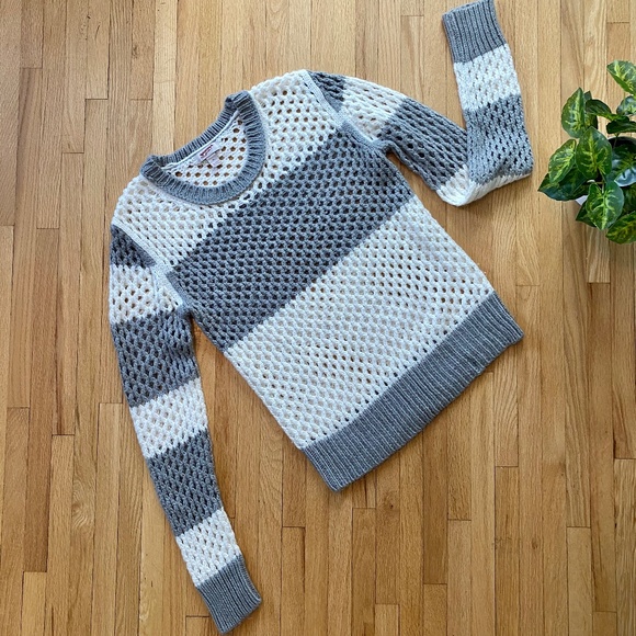 Arizona Striped Open Knit Sweater Gray & White Long Sleeve Size XL Juniors - Picture 2 of 8